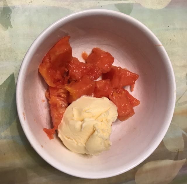 Papaya with ice cream