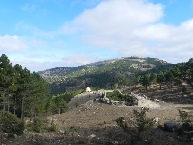 Ruined pozo and scenery