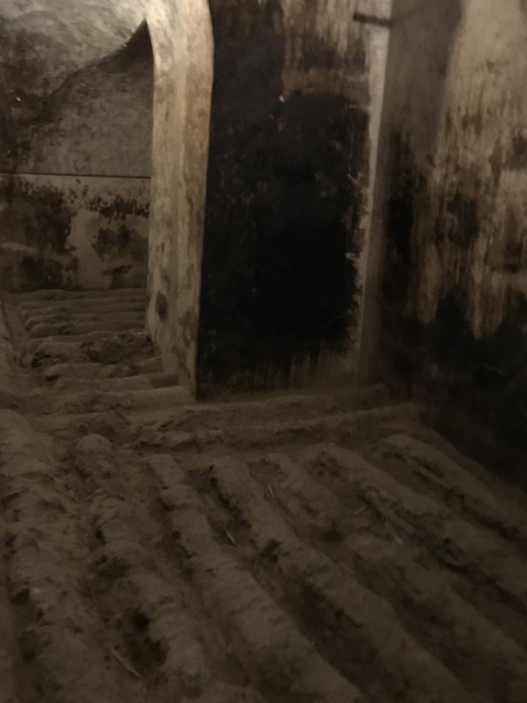 Date store, Jabreen Castle