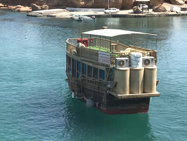 Tourist dhow, Sur