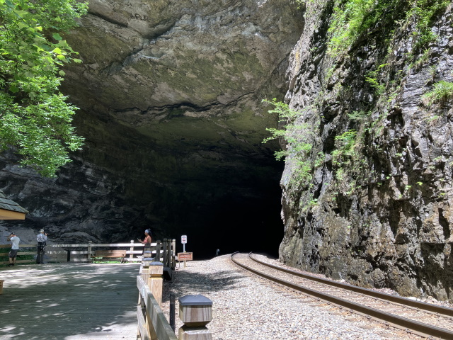 Natural Tunnel railroad