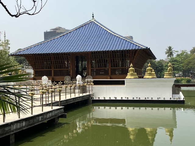 Pavilion on the lake, Colombo