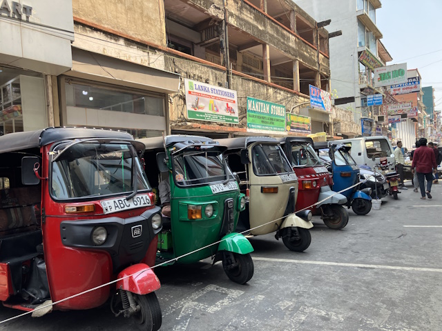Tuktuk park, Pettah Market